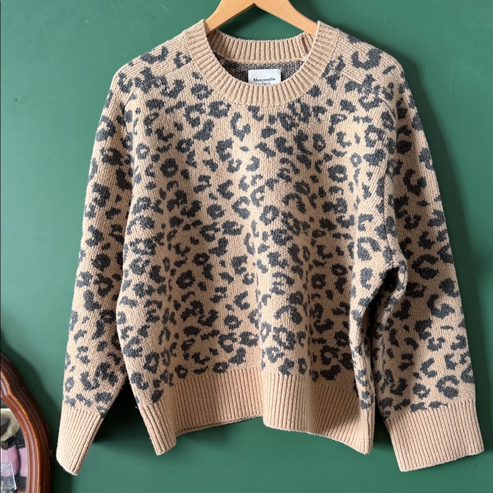 Abercrombie & Fitch Tan and Gray Leopard Print Crewneck Sweater